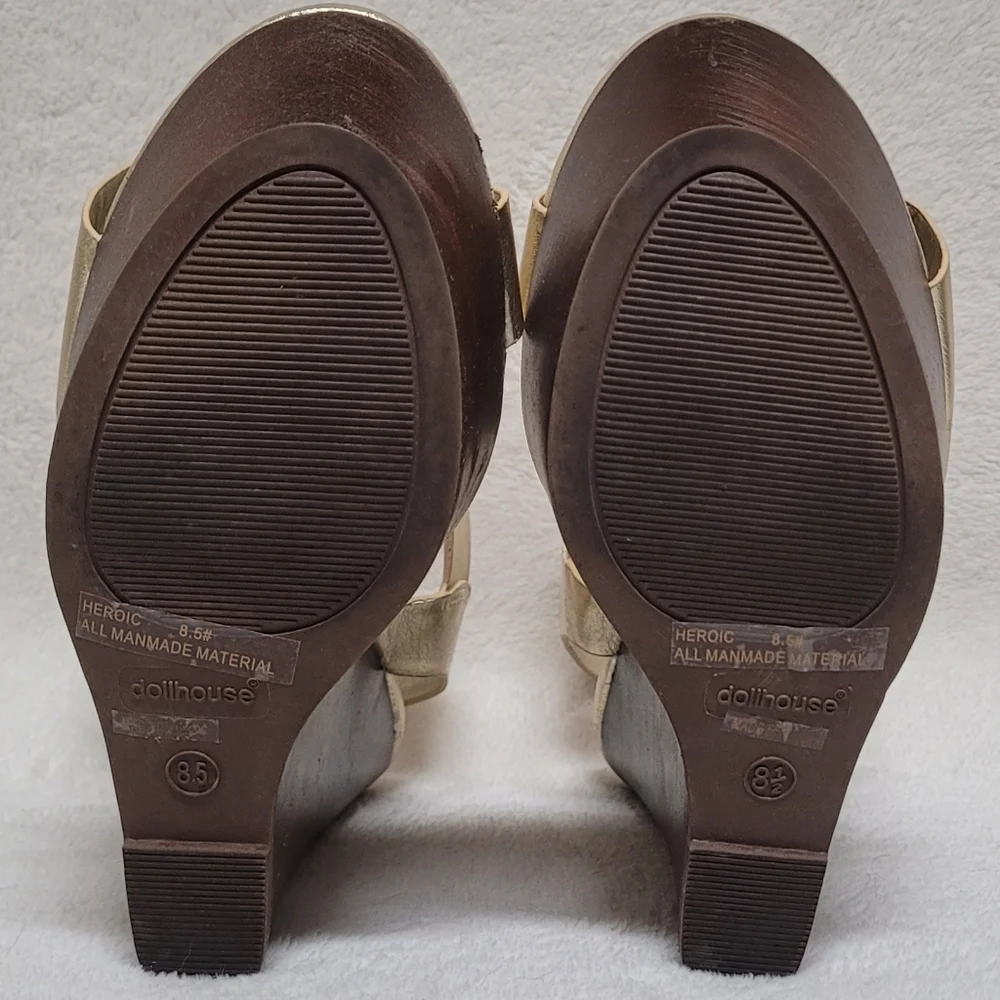 Lulus Dollhouse No Glitz No Glory Gold Wedge Sandals Vegan Leather Peep Toe 8.5